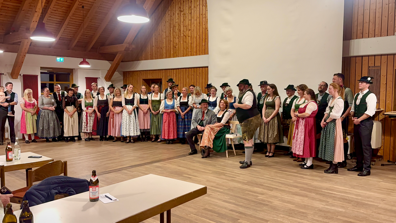 <2025-10-20-versammlung-01.png>